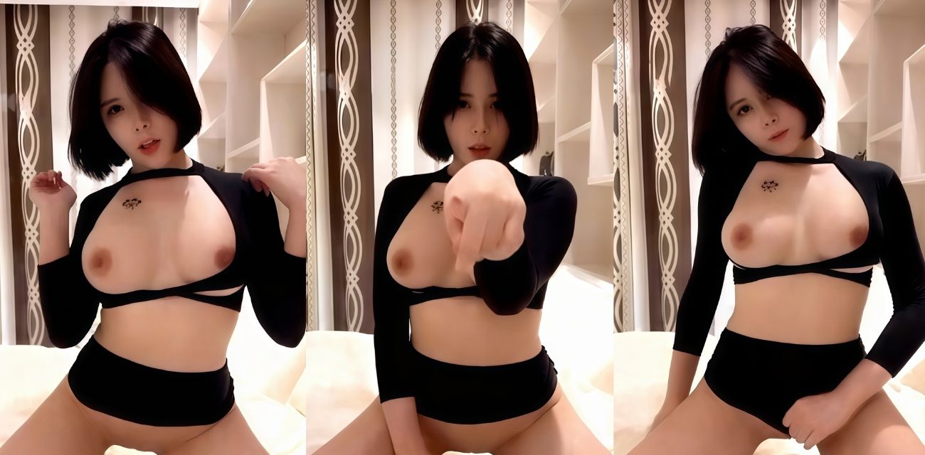反差女神【美娜酱】直播自慰，玉手揉奶嫩指抠逼，丰满骚躯让人欲罢不能